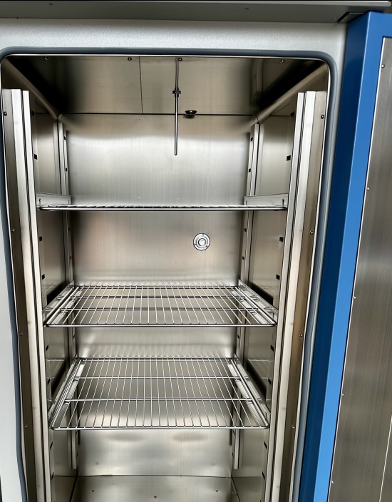 Laboratory Drying Oven, 420L, open